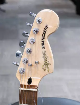 Squier - Affinity Series Stratocaster Junior HSS, Laurel Fingerboard - 3-Color Sunburst 2